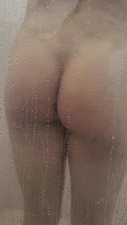 Wife in the bath, ready for the job