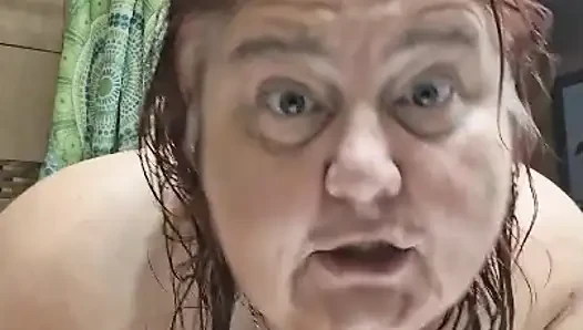 Nach Einem Heißen Duschen Trocknet Krankenschwester Vicki Und Macht Andere Bräutigam