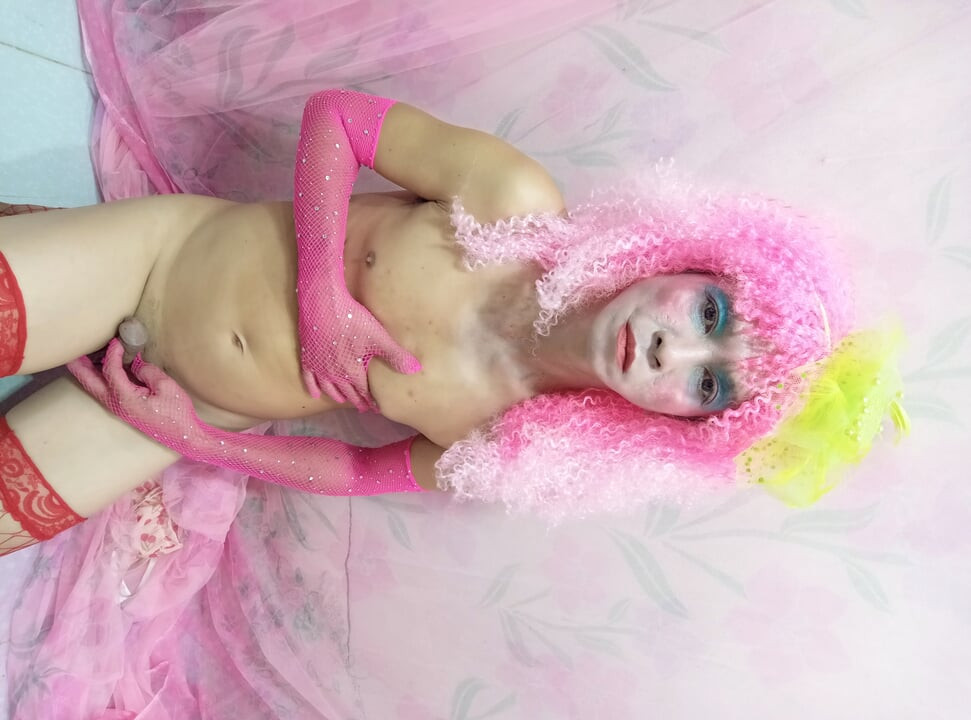 Oanh Le transgender wearing sexy clothes