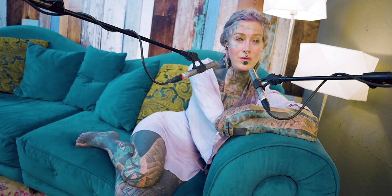 Μιλάω για Α - αυθεντικό - ASMR - Podcast - Μιλώντας - κορίτσι τατουάζ μοντέλο Goth Punk Dreadlocks