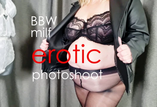 Séance photo érotique gros seins matures Saggy MILF (vraie femme amateur perverse maman seins chatte poilue échangiste collants bbw)