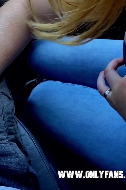 Beautiful Girl Sucking and Fucking in the Car