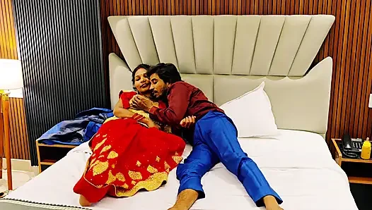 Lal pari jesi hot hardcore lady bathroom m mili uske sath sex karne ke leye bat hui phle wo na bolrhi thii fir usne soft sex karne ke leye k