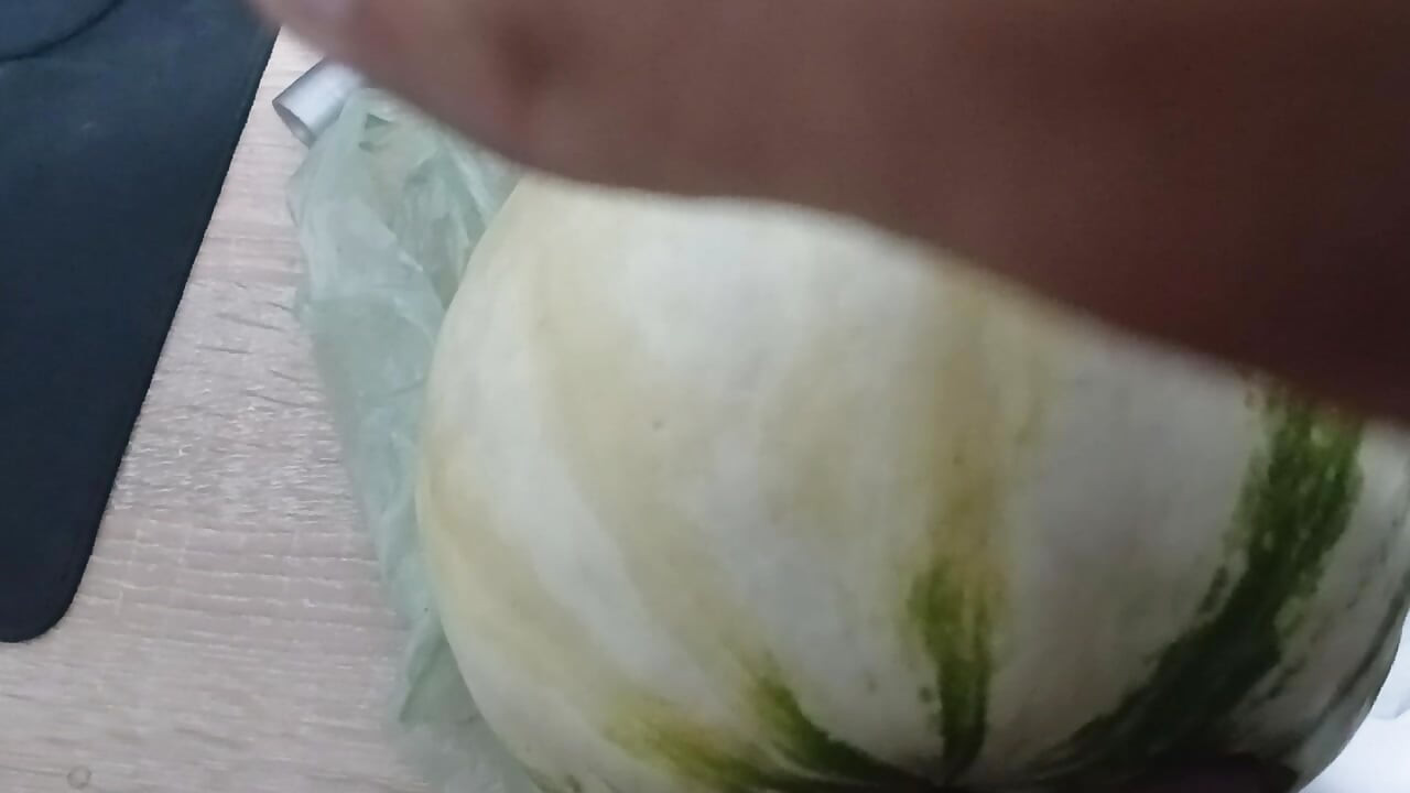 Pomelo is so erotic