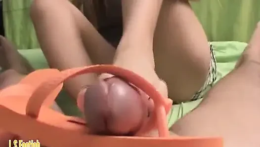 Sexy MILF in Flip Flop Footjob