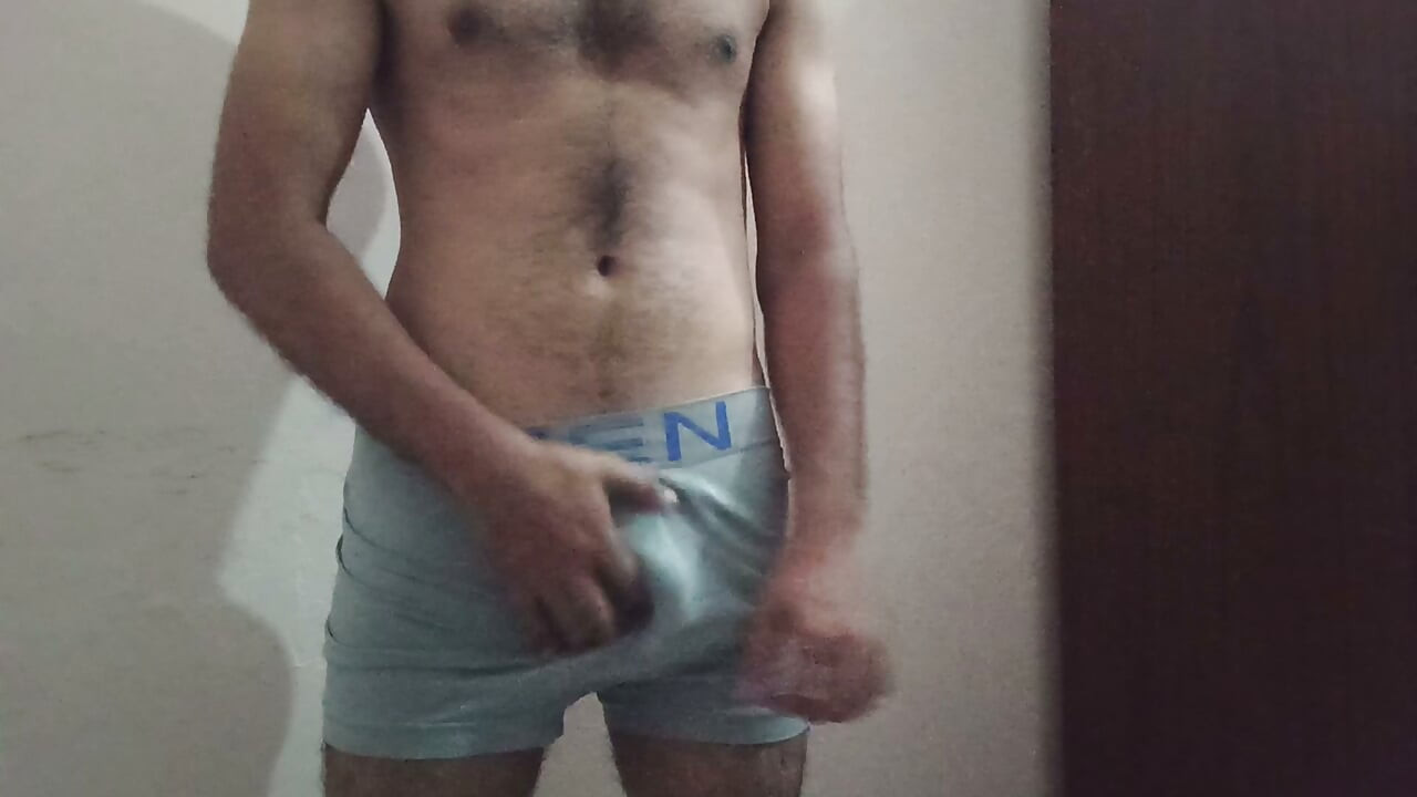Handjob von einem fitten Kerl