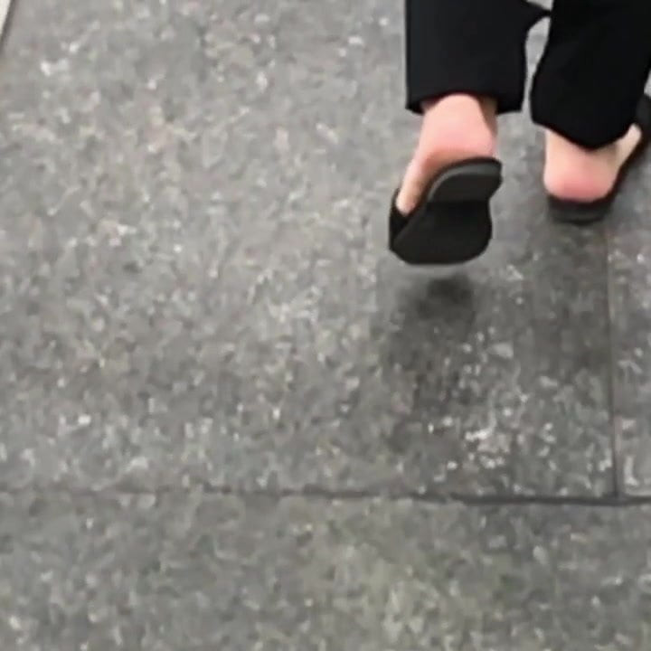 Ebony sole motion