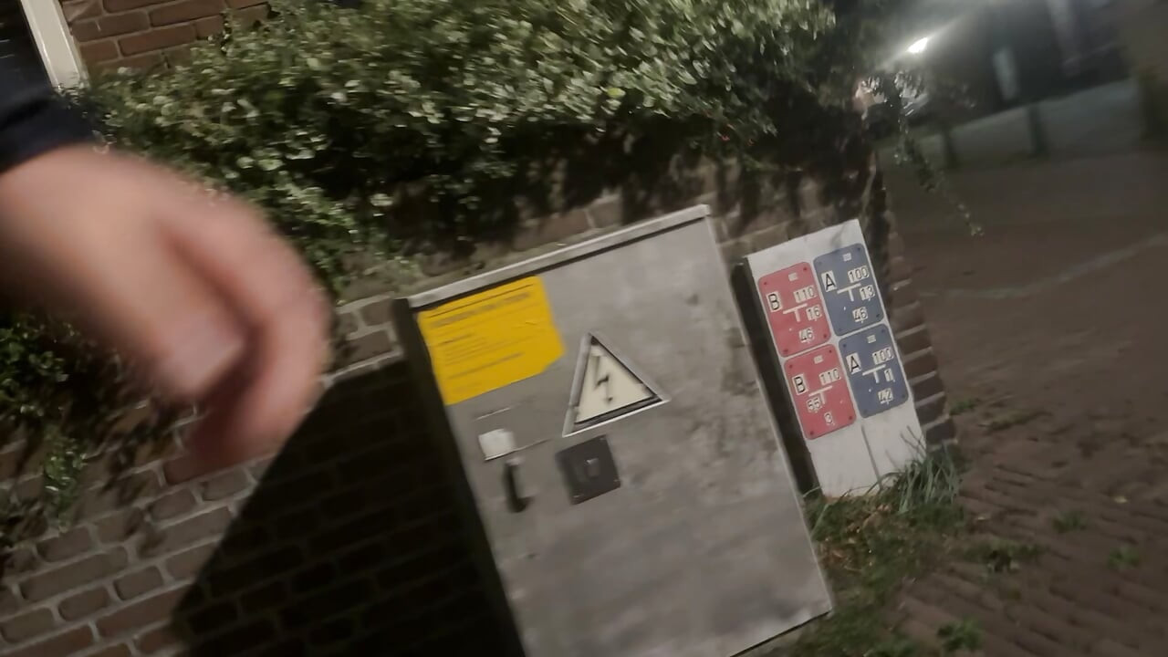 Andando com o pau pra fora em público