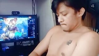 Kraken - Asia Gay adolescente gamer masturbação