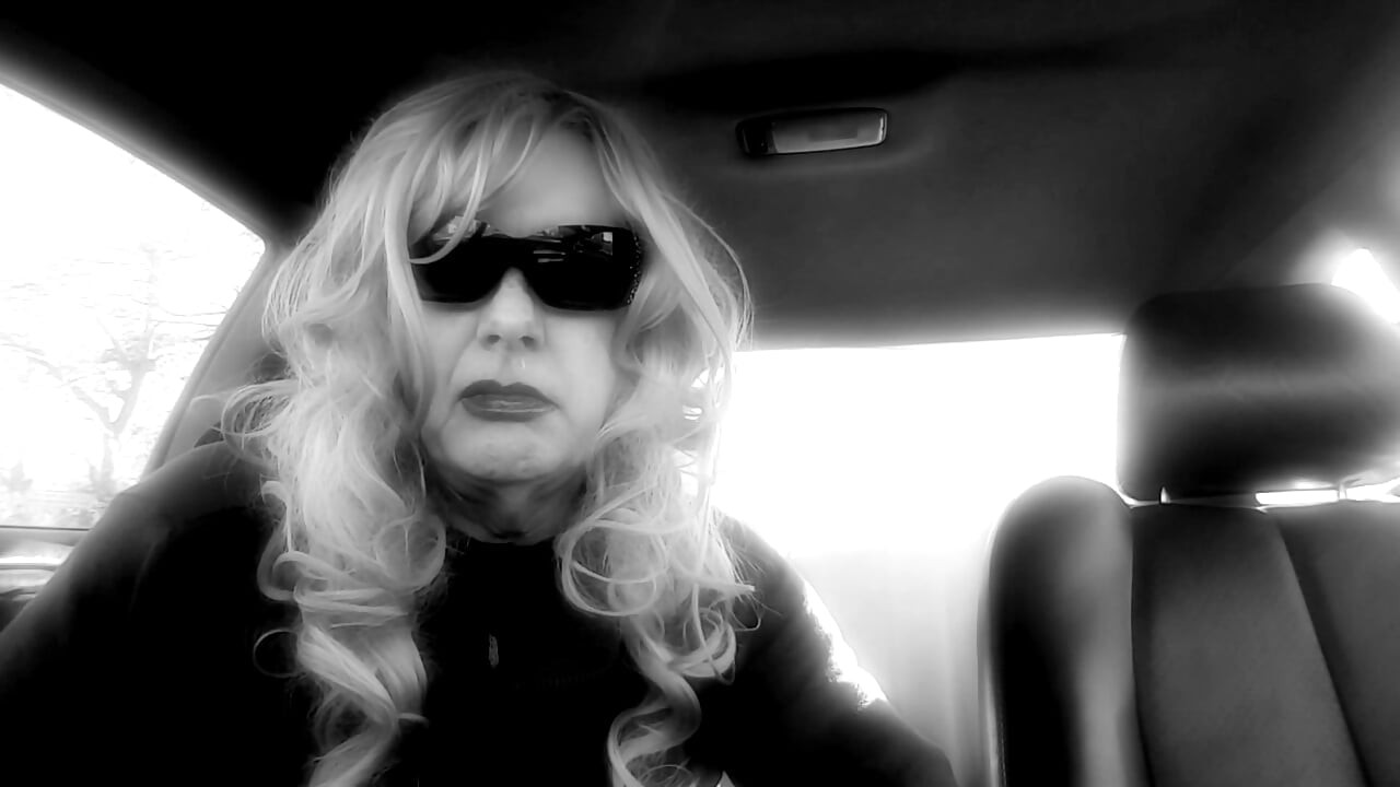 DIRTY TALKING WHILE I SMOKE MY LONG CIGARETTES IN MY CAR