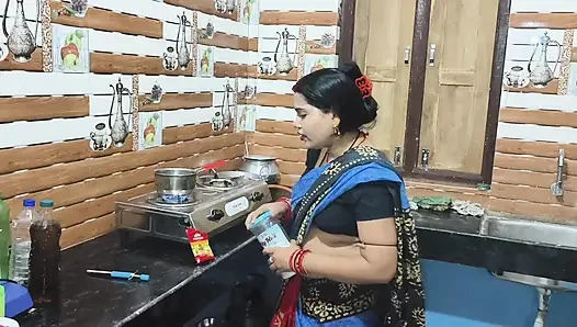 Горячая индийская милфа-горничная жена соблазняется и жестко трахается, секс-видео дези