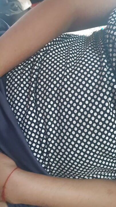 Mi madrastra me chupa la verga luego se sienta en mi polla