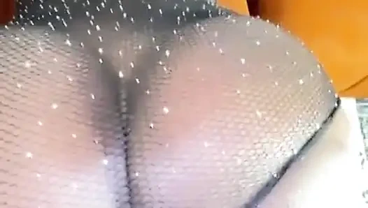 Zenci iri güzel kadın kuryeye ayet veriyor