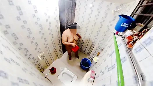 vhabi jokhon aka gosol kore toyleta