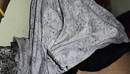 Aku menyetubuhi ibuku yang lebih tua