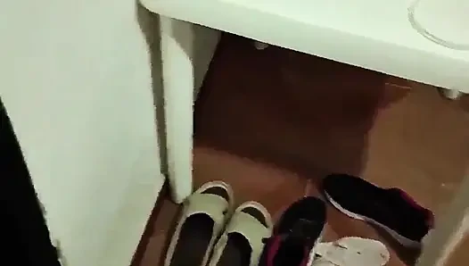 Banyo yaparken onu bölüyorum