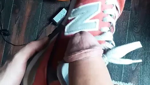 kalın çük mastürbasyon içinde spor ayakkabı