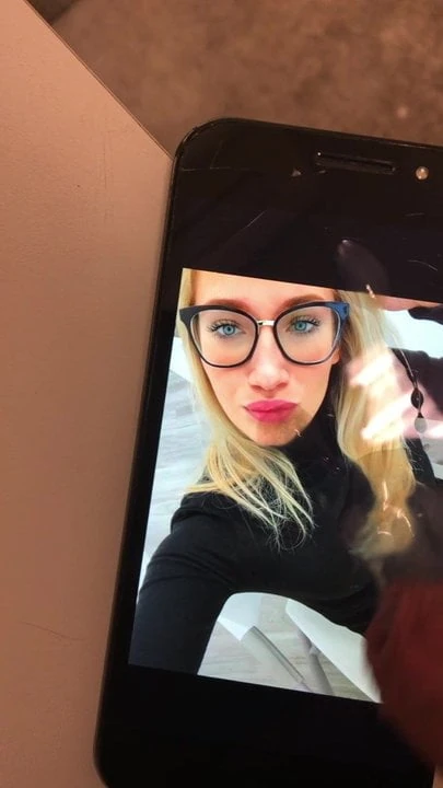 Cumtribute Debora