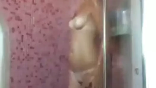 Ilaryintheshower