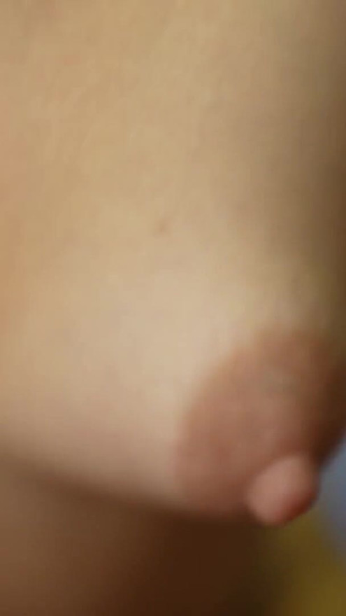 Geile stiefmoeder ontdekt wat er mis is met je lul | Clip 2