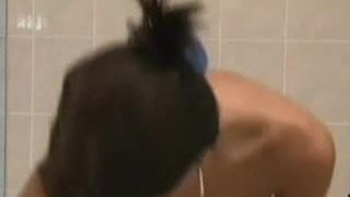 Sabina toma banho