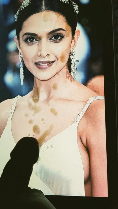 Sborrata omaggio su deepika padukone