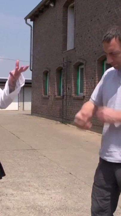 Blonde Tattoo Sau fickt mit fremden | Clip 1