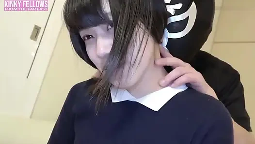 Cewek jangkung, langsing, dan pemalu ini ngentot tanpa kondeksual sampai dicrot di dalam untuk pertama kali