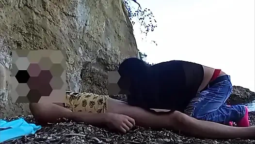 Seks di pantai berisiko terlihat