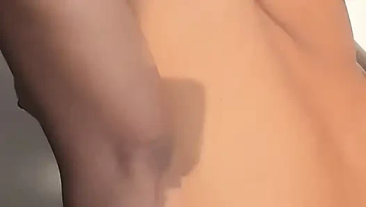 Я не удовлетворена тем, что просто имеет ее хуй в рот, и я решаю скакать на ней лучше - любительская пара - Nysdel