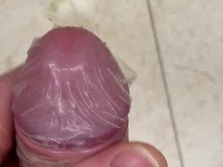 Cum içinde kullanılmış prezervatif