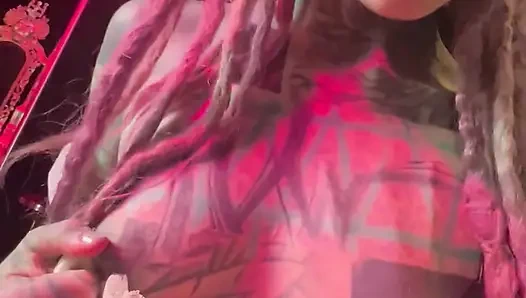 Gothic Ink queen zerstört anALloch mit massivem strap-on