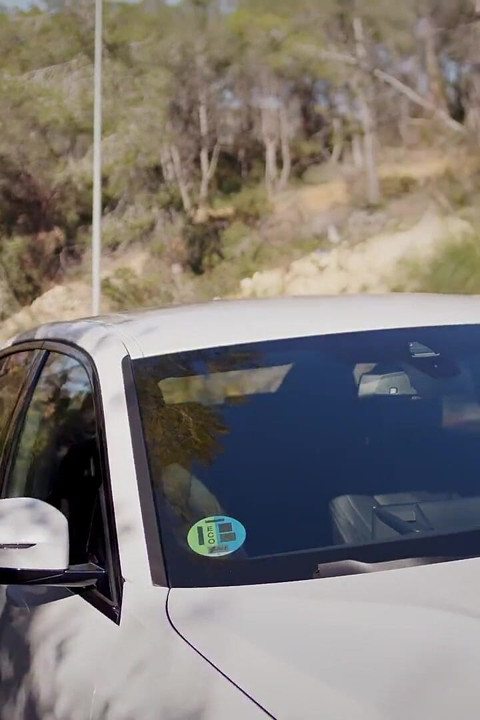 Sıska evli kadın 3 büyük yarakla sert sikiliyor