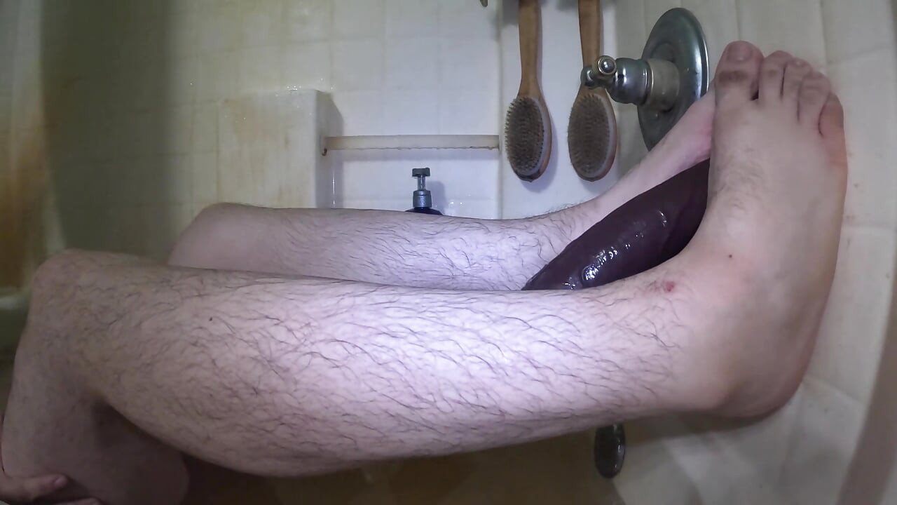 Country boy's bath time fun - Full Movie