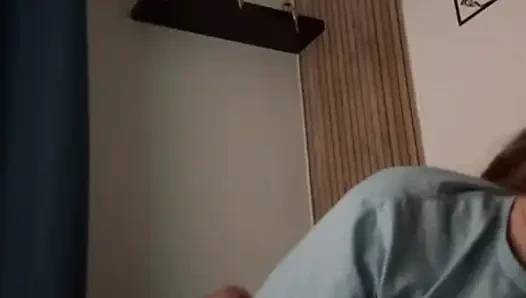 Menggodamu perlahan-lahan membangunmu