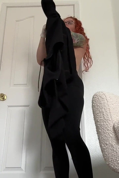 Gehandschoende psychopaat seriële Executrix heeft je op haar hand pov