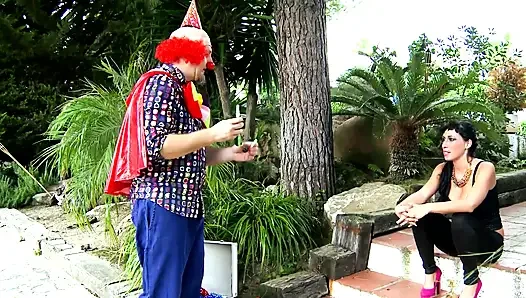 Я люблю иметь дилдо в заднице и жестко трахаться с незнакомцами