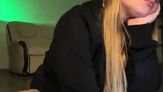 Fingering tight pussy with jucielussie