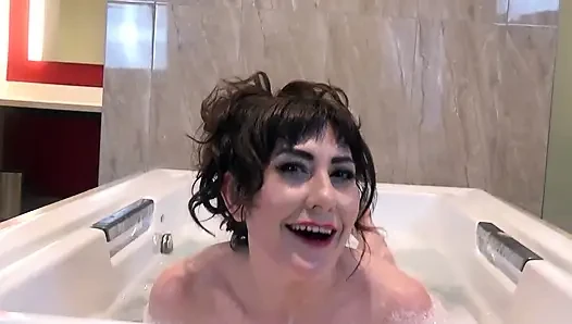 Melody Mynx MILF Sudsy Tub Vacation Solo