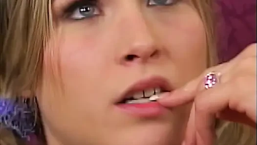 Blondine fickt weißen riesen