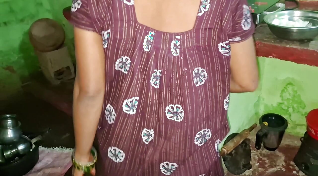 Casal indiano quente faz sexo com esposa sexy
