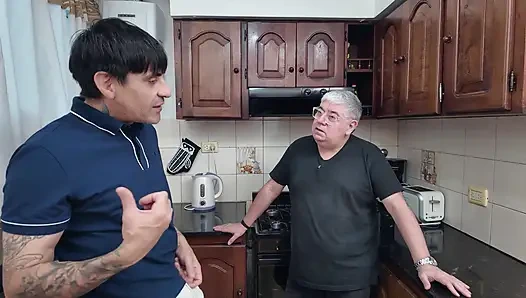 Я Думала, Что Мой Партнёр Гей, Но Он Был Курьером, Когда Я Пришла За Деньгами