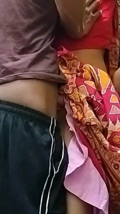 Nervenkitzel-moment von "schöne Dorffrau lebt Lonly bhabi sex im freien fick"