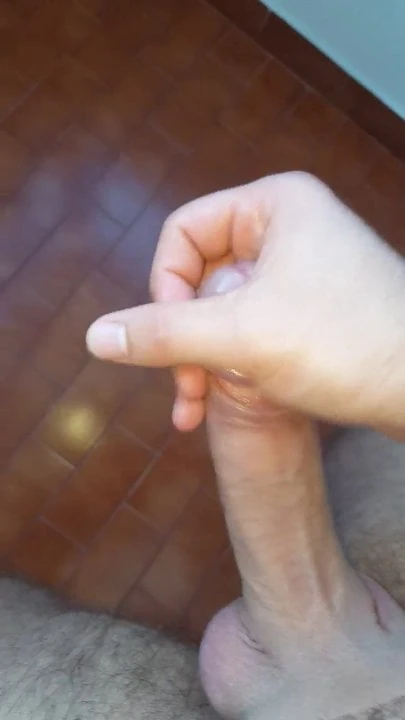 Video pancutan mani pertama saya