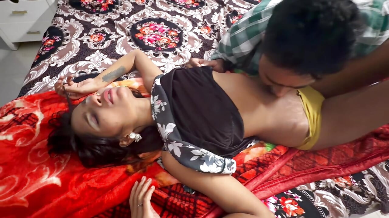 bathroom mein ladki ko dekh kar ladka hua mood mein sex ke