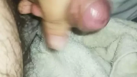 şişman adam yatakta cumming inilti - 12