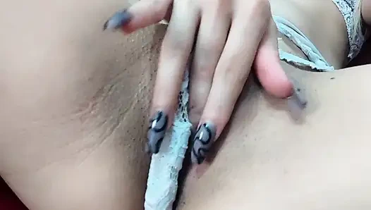 Divinamaruu çok ateşli ve ıslak amcığıma ve göğüslerime dokunuyor!