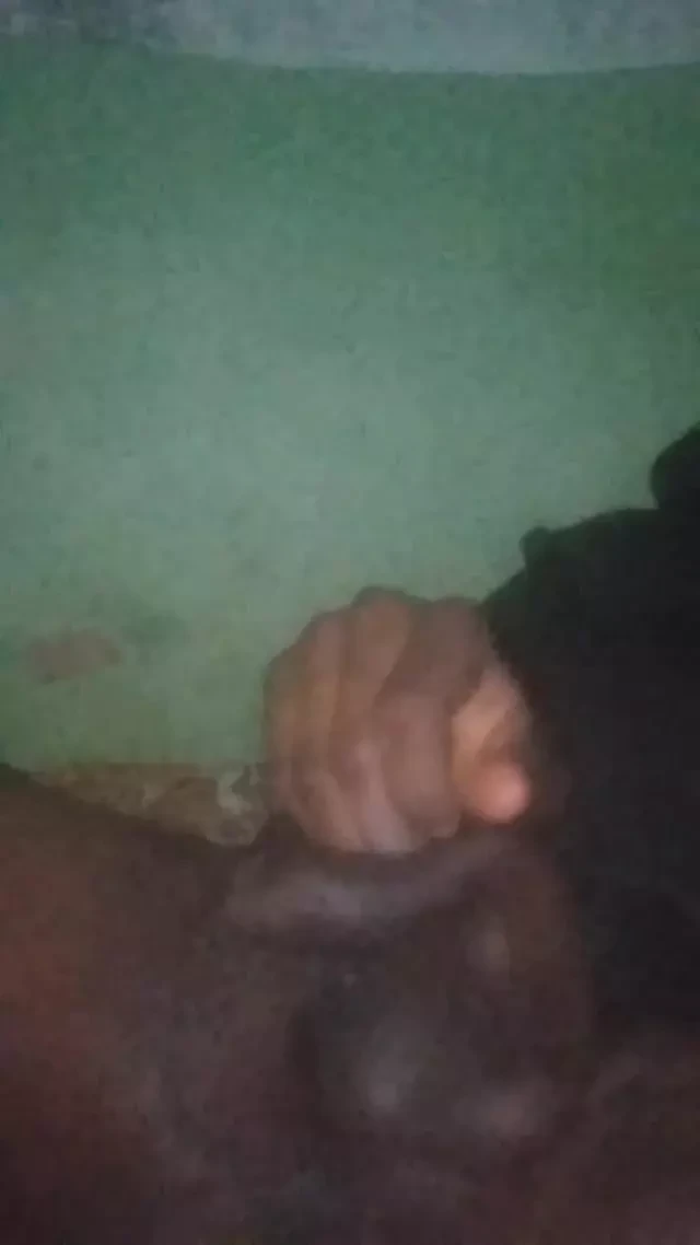 Cowok gay tunggal terangsang.