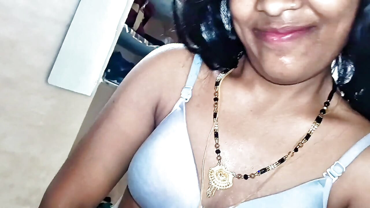 Quente e bonita esposa indiana fazendo sexo romântico com Hasbend