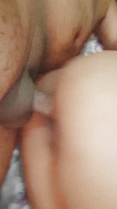 Đưa nó cho cái mông to của mẹ chồng tôi ngon lành